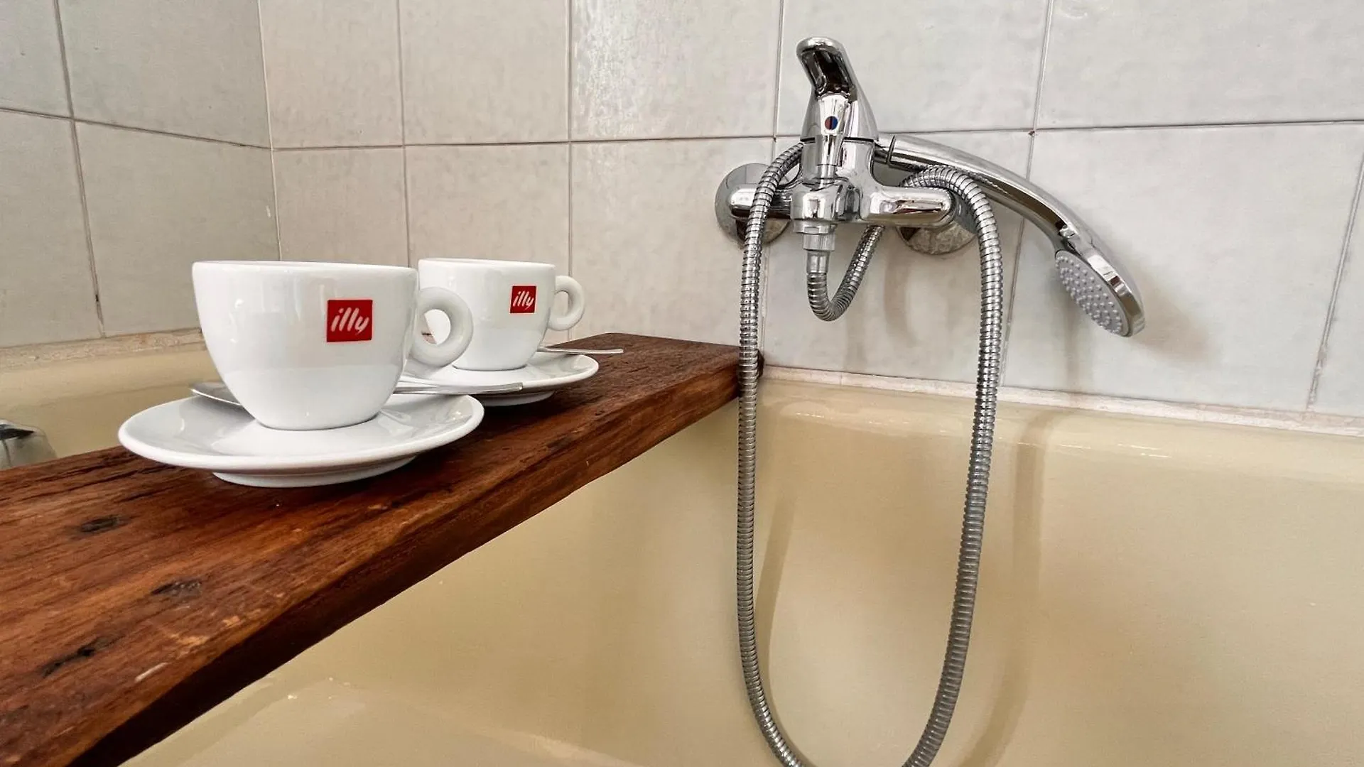 Al Palazzo Del Capitano - Dimora Storica Bed & Breakfast Pistoia Italy